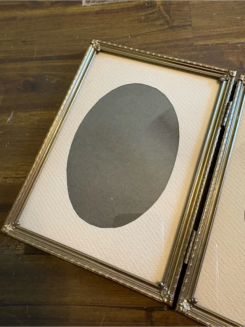 Vintage oval insert